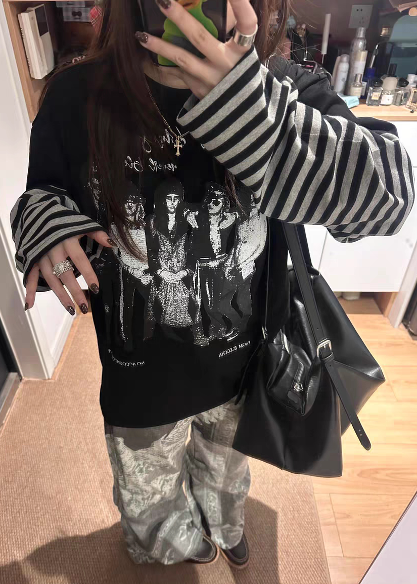 LAYERED STRIPE SLEEVE GRAPHIC TEE DFDES4617
