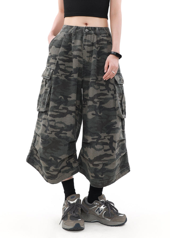 CAMO CARGO WIDE CROPPED PANTS MNDES4455
