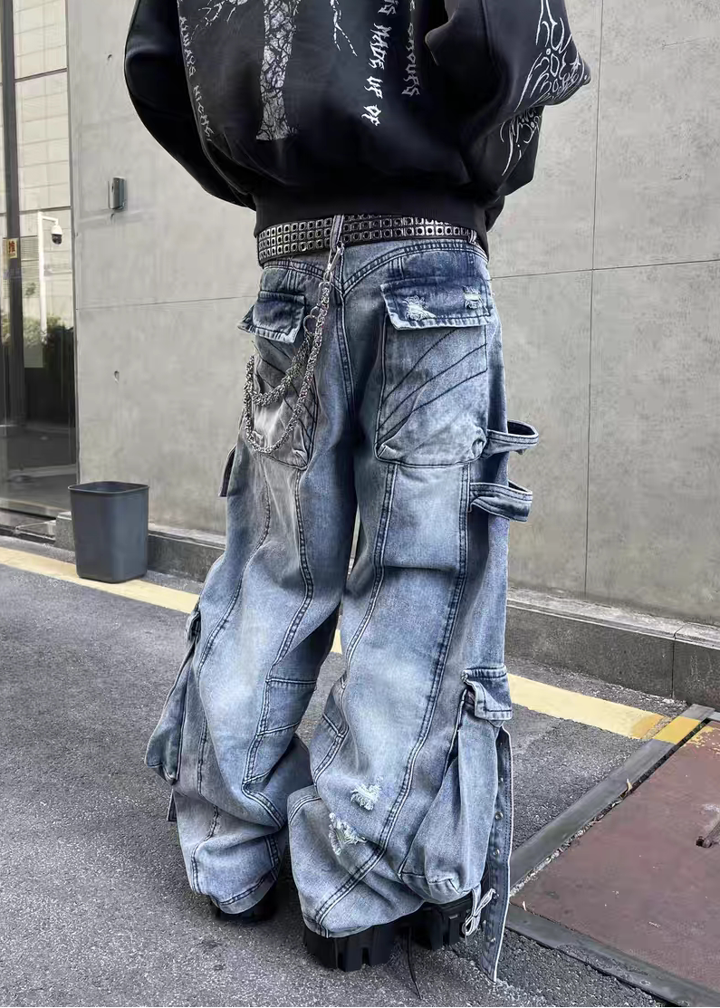 MULTI POCKET DAMAGED DENIM CARGO PANTS DFDES4622