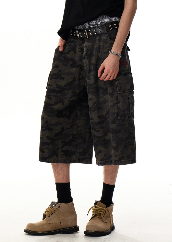WIDE FIT CAMO CARGO SHORTS BEDES4673