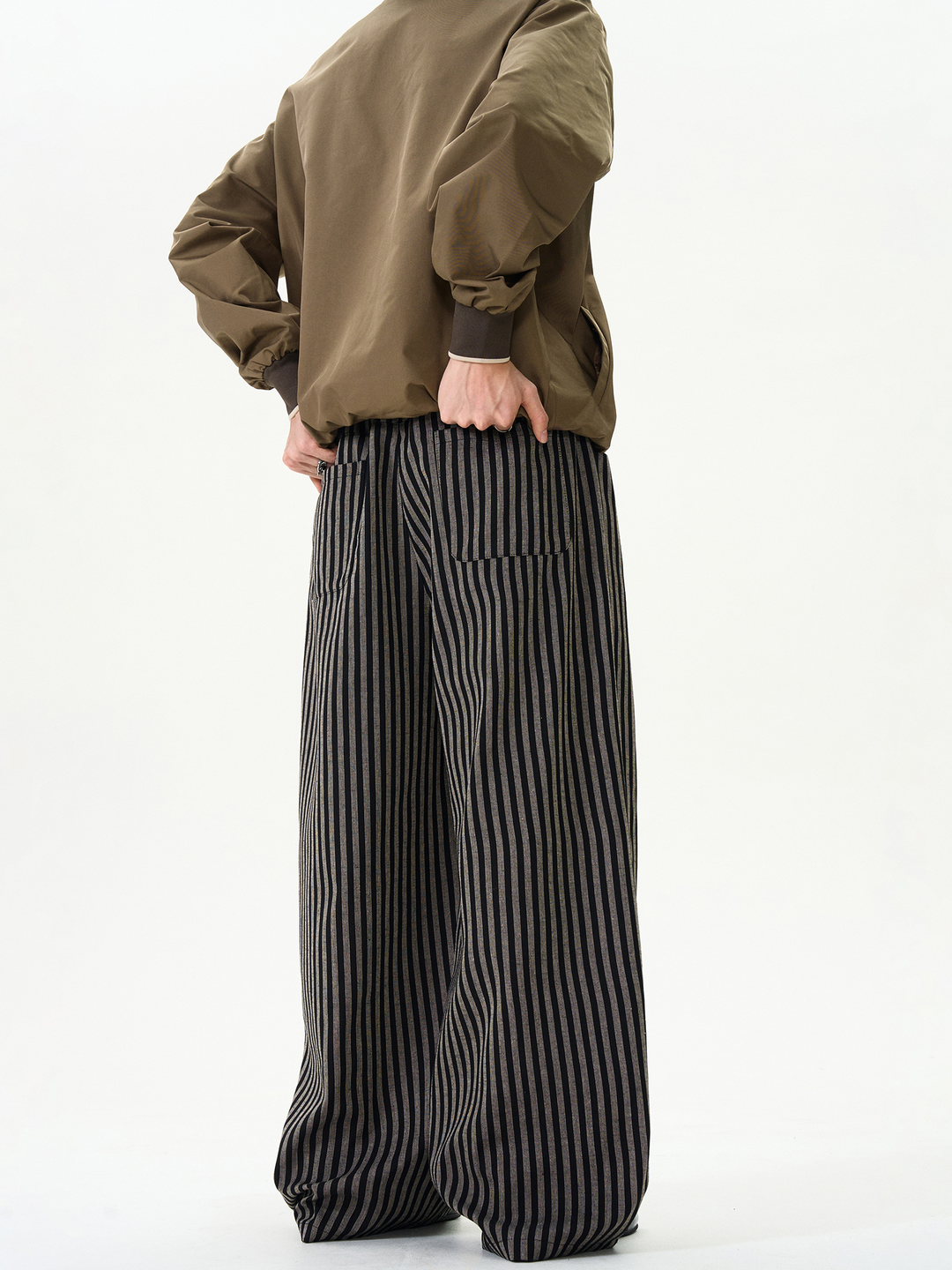 STRIPED STRAIGHT PANTS ISDES4390