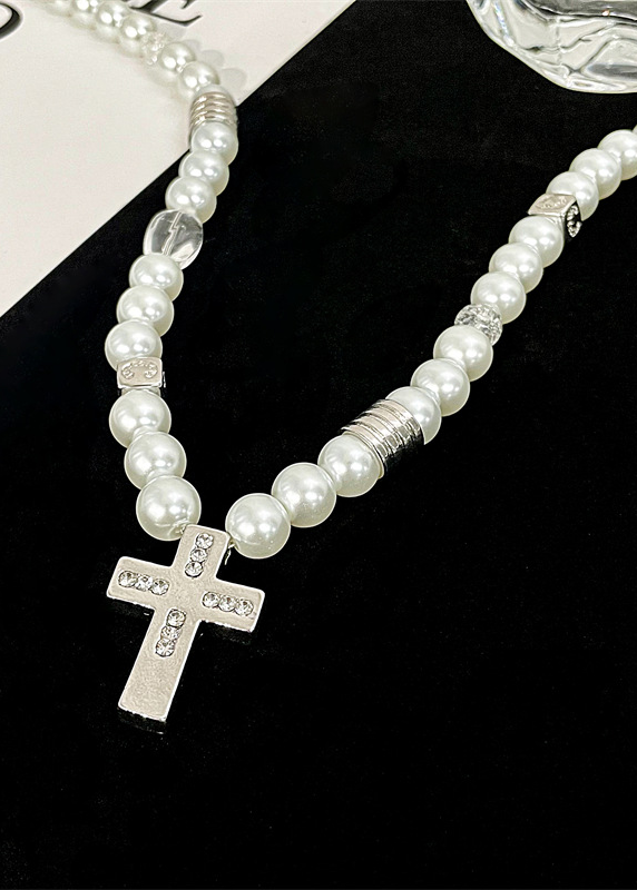 PEARL CROSS NECKLACE BEDES4603