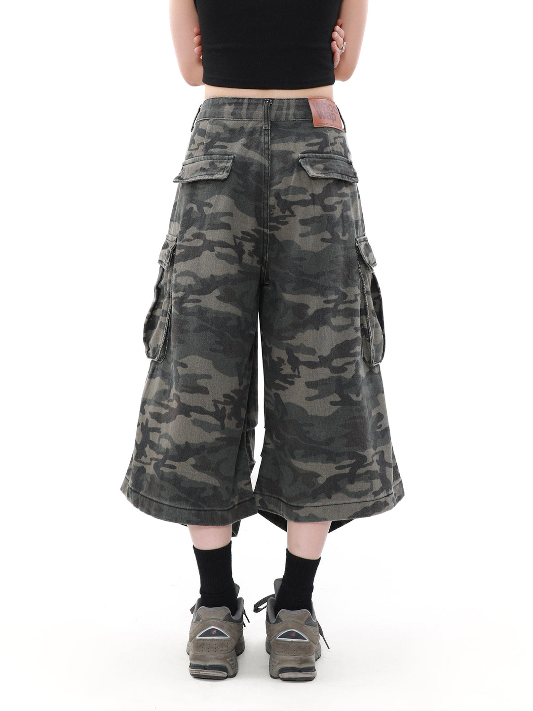 CAMO CARGO WIDE CROPPED PANTS MNDES4455