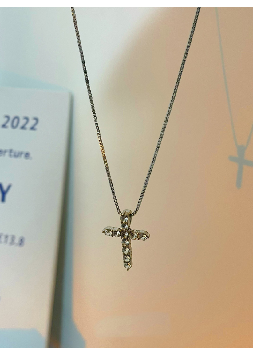 CRYSTAL CROSS PENDANT NECKLACE BEDES4678