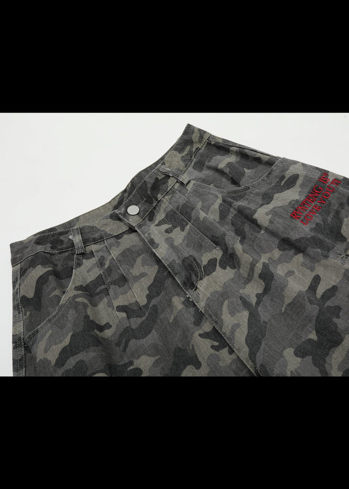 WIDE FIT CAMO CARGO SHORTS BEDES4673